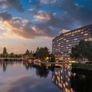 Hilton מלון